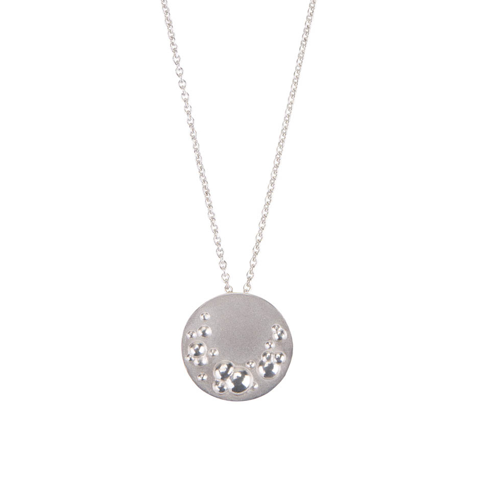 Decorio Medium Circle Pendant