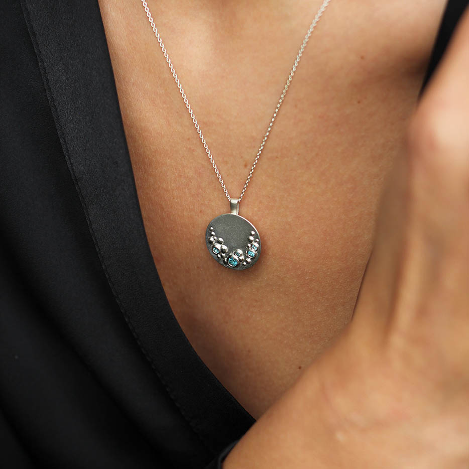 14k gold large double open circle necklace – Emily Rosenfeld