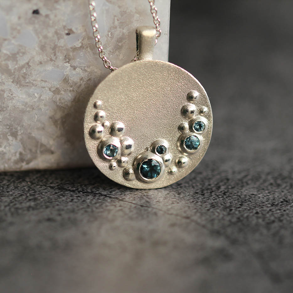 Decorio Large Circle Pendant with Gemstones